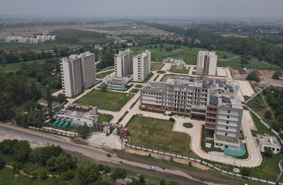 Pt Neki Ram Sharma Medical College Building