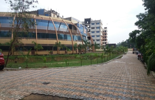 Shri Ramkrishna Institute of Medical Sciences Building